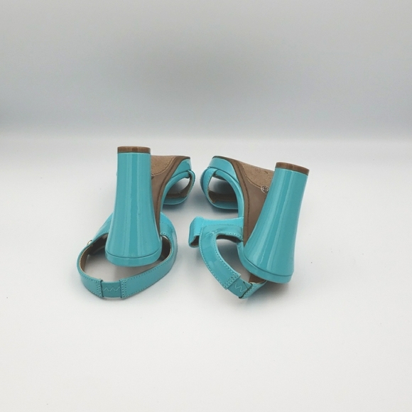 Liz Claiborne high heel sandals, women's size 5, turquoise color. - Picture 6 of 8